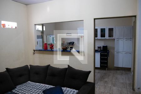 Sala de casa à venda com 3 quartos, 240m² em Parque Tremendao, Goiânia
