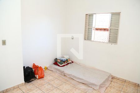 Quarto do Andar superior de casa para alugar com 2 quartos, 75m² em Parque Atheneu, Goiânia