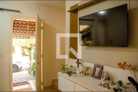 Sala de casa de condomínio à venda com 3 quartos, 78m² em Setor Marechal Rondon, Goiânia