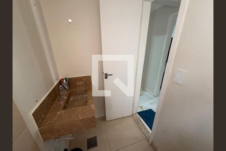 Banheiro Social de apartamento para alugar com 3 quartos, 77m² em Setor Bueno, Goiânia