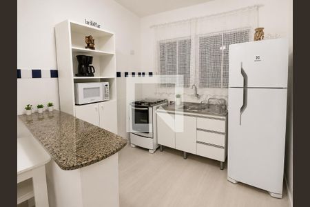 Cozinha de apartamento para alugar com 1 quarto, 35m² em Portão, Curitiba