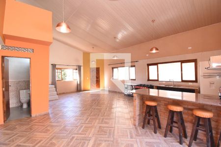 Casa para alugar com 4 quartos, 330m² em Santo Inácio, Curitiba