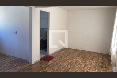 Sala de apartamento para alugar com 1 quarto, 42m² em Brás de Pina, Rio de Janeiro