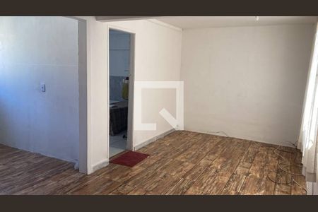 Sala de apartamento para alugar com 1 quarto, 42m² em Brás de Pina, Rio de Janeiro