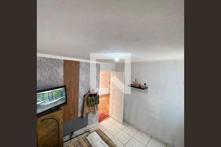Sala de apartamento para alugar com 1 quarto, 42m² em Brás de Pina, Rio de Janeiro