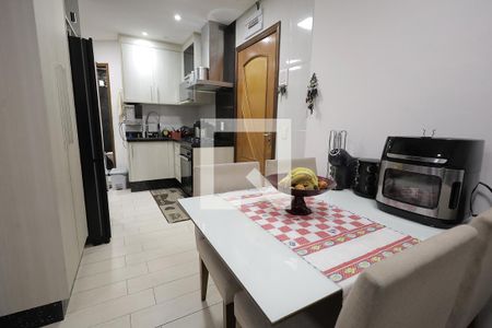Sala de apartamento para alugar com 2 quartos, 96m² em Vila Cecilia Maria, Santo André