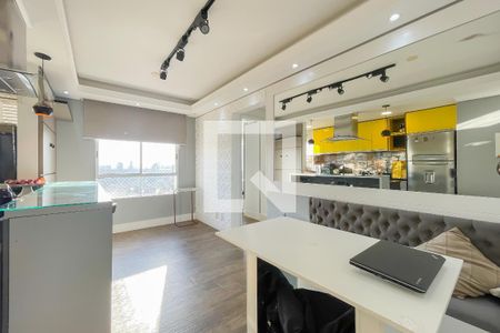 Sala de casa de condomínio à venda com 2 quartos, 44m² em Conceicao, Osasco