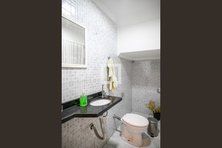 Lavabo de casa à venda com 3 quartos, 184m² em Vila Gumercindo, São Paulo