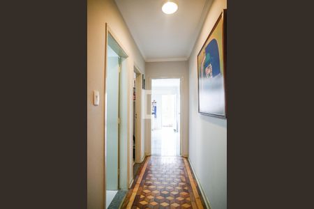 Corredor  de casa à venda com 3 quartos, 184m² em Vila Gumercindo, São Paulo