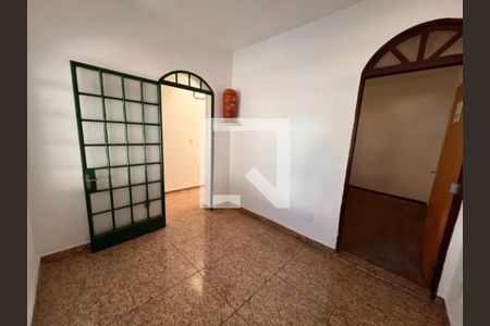 Sala de casa para alugar com 4 quartos, 180m² em Cachoeirinha, Belo Horizonte