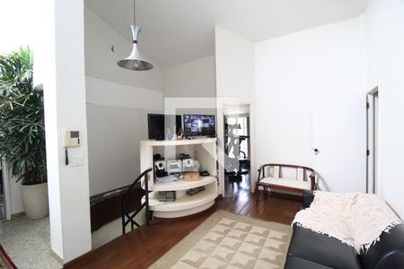Sala de casa para alugar com 5 quartos, 600m² em Cidade Jardim, Uberlândia
