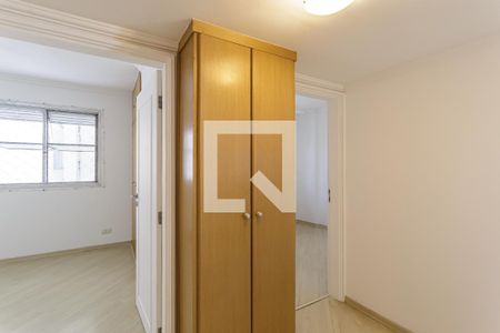Corredor de apartamento para alugar com 3 quartos, 101m² em Vila Uberabinha, São Paulo