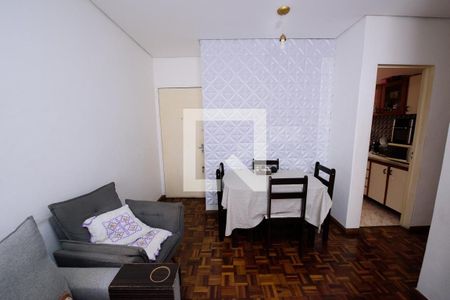 Sala de apartamento para alugar com 3 quartos, 65m² em Camargos, Belo Horizonte