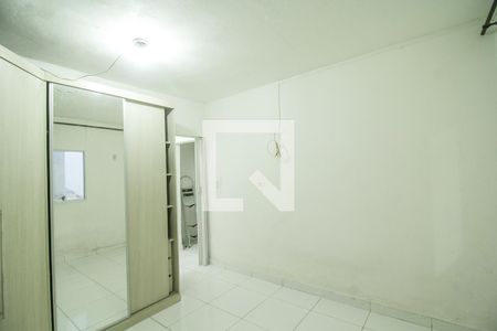 Quarto 2 de casa para alugar com 2 quartos, 65m² em Jardim Bandeirantes, São Paulo