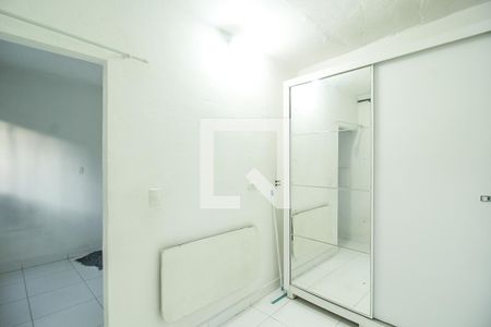 Quarto 1 de casa para alugar com 2 quartos, 65m² em Jardim Bandeirantes, São Paulo