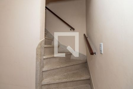Acesso ao Piso Superior de casa para alugar com 2 quartos, 82m² em Jardim Humaita, São Paulo
