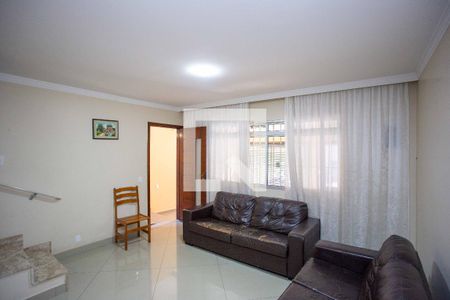 Sala de TV de casa para alugar com 3 quartos, 150m² em Taboão, Diadema