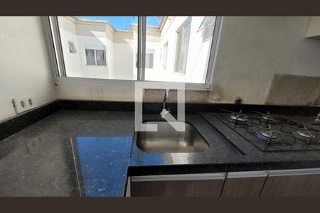 Cozinha de apartamento para alugar com 2 quartos, 46m² em Jardim das Oliveiras, Itaquaquecetuba