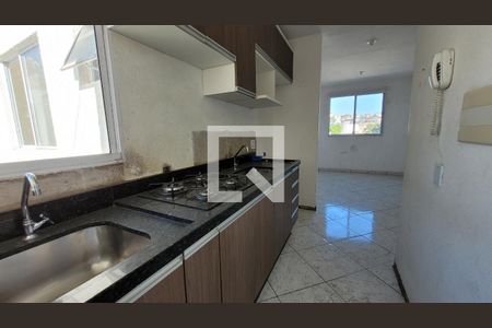 Cozinha de apartamento para alugar com 2 quartos, 46m² em Jardim das Oliveiras, Itaquaquecetuba