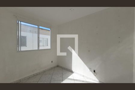 Quarto 02 de apartamento para alugar com 2 quartos, 46m² em Jardim das Oliveiras, Itaquaquecetuba