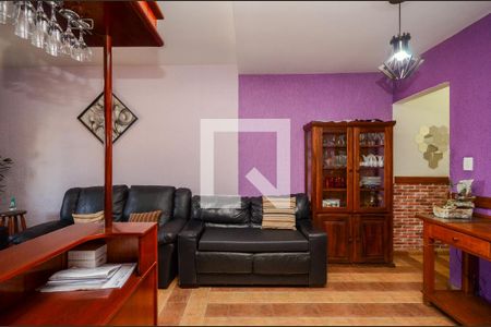 Sala de casa à venda com 4 quartos, 170m² em Vila Yara, São Paulo