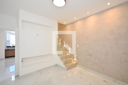 Sala de casa para alugar com 2 quartos, 200m² em Jardim Santa Terezinha, Taboão da Serra