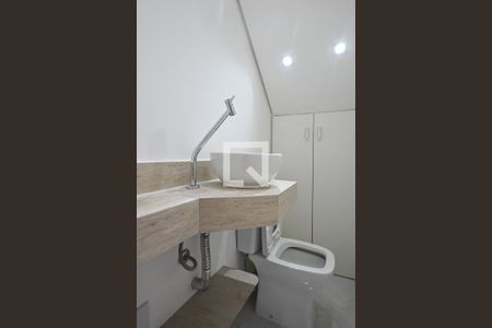 Lavabo de casa para alugar com 2 quartos, 200m² em Jardim Santa Terezinha, Taboão da Serra