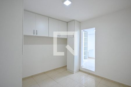 Suíte 1 de casa para alugar com 2 quartos, 200m² em Jardim Santa Terezinha, Taboão da Serra