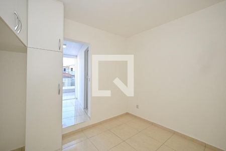 Suíte 1 de casa para alugar com 2 quartos, 200m² em Jardim Santa Terezinha, Taboão da Serra
