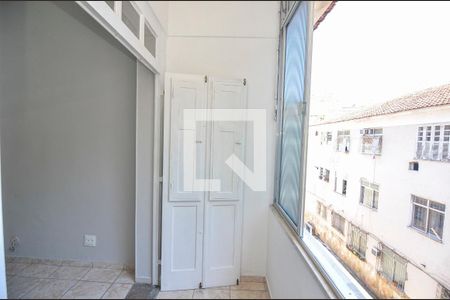 Sala de apartamento para alugar com 2 quartos, 65m² em Rio Comprido, Rio de Janeiro