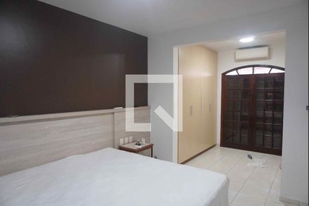 Suite de casa para alugar com 4 quartos, 350m² em Vila Sao Silvestre, Barueri