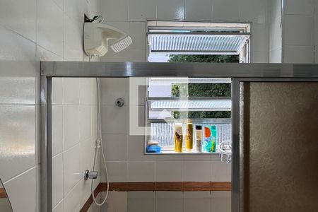 Banheiro de kitnet/studio para alugar com 1 quarto, 32m² em Aparecida, Santos
