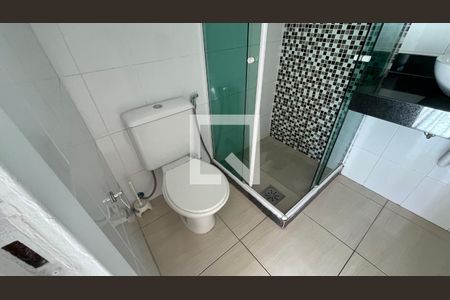 Banheiro da Suíte de casa de condomínio à venda com 3 quartos, 95m² em Freguesia (ilha do Governador), Rio de Janeiro