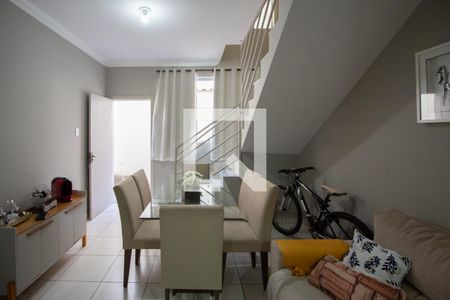 Sala de casa de condomínio à venda com 2 quartos, 71m² em São Cosme de Baixo, Belo Horizonte