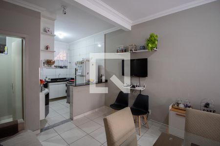 Sala de casa de condomínio à venda com 2 quartos, 71m² em São Cosme de Baixo, Belo Horizonte