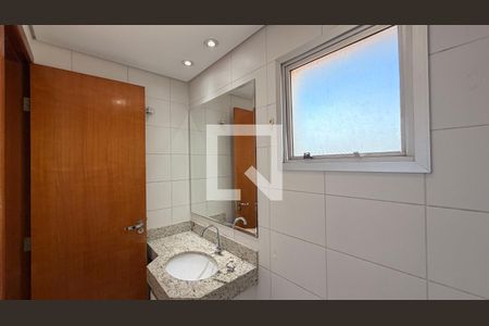 Banheiro da Suíte de apartamento à venda com 2 quartos, 72m² em Parque Amazonia, Goiânia