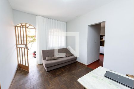 Sala 2 de casa à venda com 6 quartos, 360m² em Brasil Industrial, Belo Horizonte