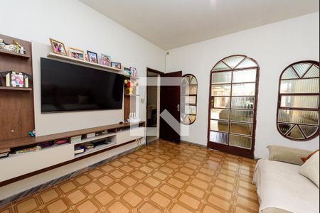 Sala 1 de casa à venda com 6 quartos, 360m² em Brasil Industrial, Belo Horizonte