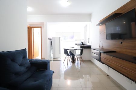 Sala de apartamento para alugar com 2 quartos, 58m² em Santa Mônica, Uberlândia