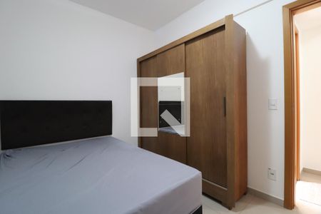 Quarto 1 de apartamento para alugar com 2 quartos, 58m² em Santa Mônica, Uberlândia