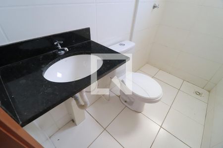Banheiro do Quarto 1 de apartamento para alugar com 2 quartos, 58m² em Jardim Europa, Uberlândia