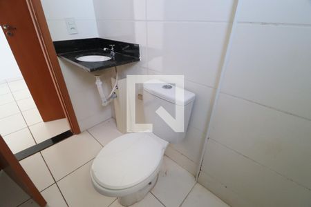 Banheiro do Quarto 1 de apartamento para alugar com 2 quartos, 58m² em Jardim Europa, Uberlândia
