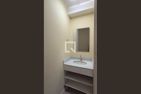 Banheiro de apartamento para alugar com 2 quartos, 50m² em Barra Olímpica, Rio de Janeiro