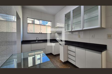 Cozinha de apartamento para alugar com 3 quartos, 140m² em Santo Agostinho, Belo Horizonte