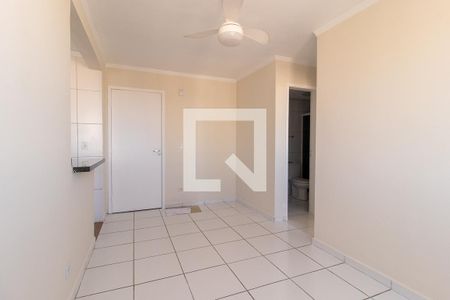 Sala de apartamento para alugar com 2 quartos, 48m² em Xaxim, Curitiba