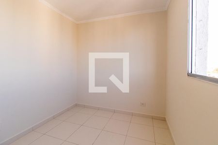 Quarto 1 de apartamento para alugar com 2 quartos, 48m² em Xaxim, Curitiba