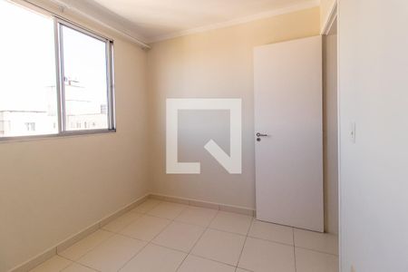 Quarto 1 de apartamento para alugar com 2 quartos, 48m² em Xaxim, Curitiba