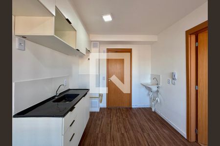 Cozinha  de apartamento para alugar com 1 quarto, 24m² em Vila das Belezas, São Paulo