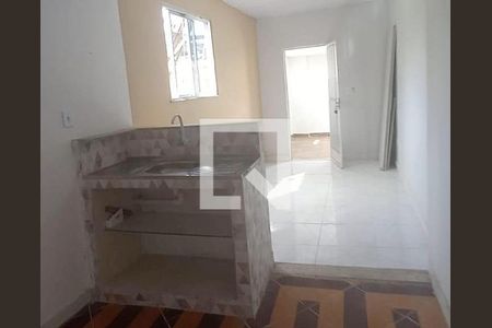 Cozinha de kitnet/studio para alugar com 1 quarto, 96m² em Saracuruna, Duque de Caxias