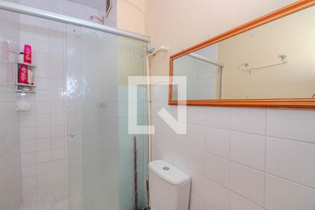 Banheiro de apartamento à venda com 1 quarto, 67m² em Floresta, Porto Alegre